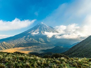 Pendaki Ini Selamat Setelah Jatuh 600 Meter di Gunung Paling Mematikan!