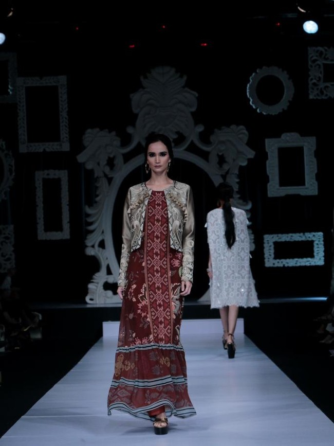 Koleksi Trunk Show Denny Wirawan dengan mengangkat tema Kelana di Ballroom Dharmawangsa Hotel. Jakarta. [dok.IMAGE DYNAMICS]