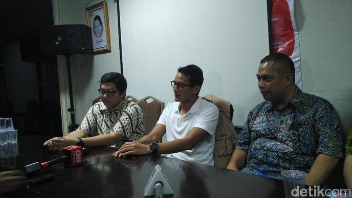 Didatangi Warga Kampung Akuarium, Sandiaga Siap Berjuang Bersama