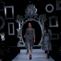 Koleksi Trunk Show Denny Wirawan dengan mengangkat tema Kelana di Ballroom Dharmawangsa Hotel. Jakarta. [dok.IMAGE DYNAMICS]