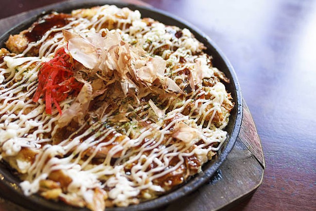 Mau Ngemil Okonomiyaki? Datang Saja ke 4 Tempat Ini