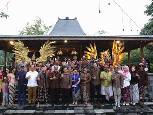 Blogger, Vlogger, dan Selebgram Kibarkan #wonderfulnoon di Medsos
