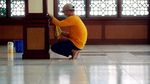 Aksi Bersih-bersih Masjid Sambut Bulan Suci