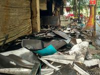 Lokasi Kebakaran di Kawasan Blok M Digaris Polisi