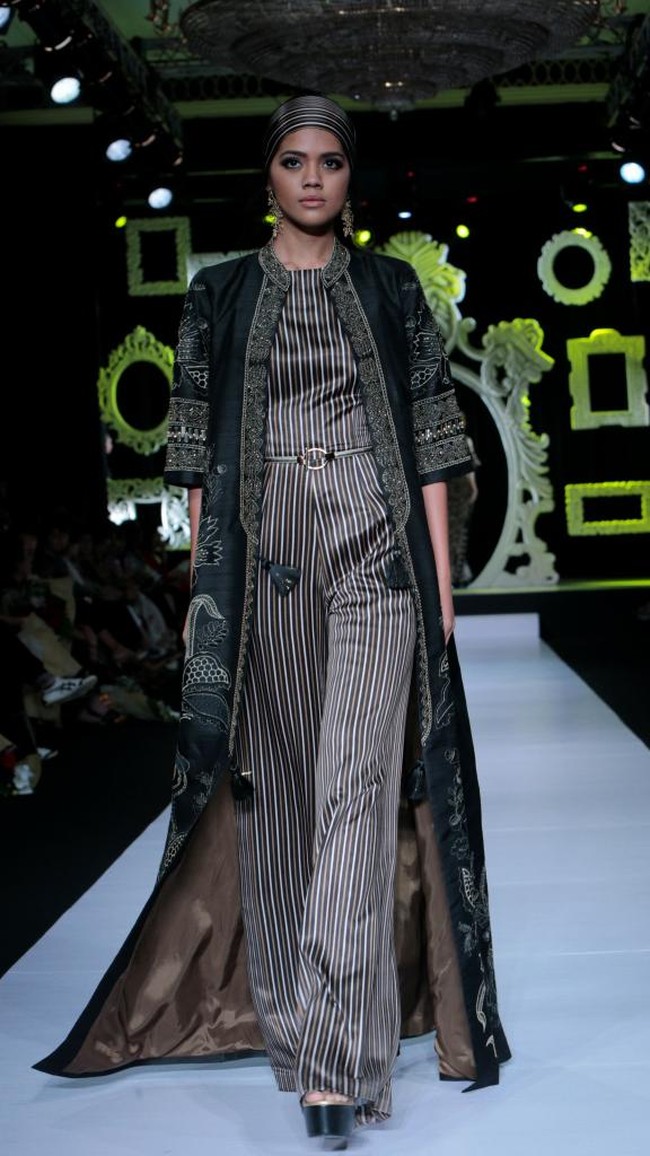 Koleksi Trunk Show Denny Wirawan dengan mengangkat tema Kelana di Ballroom Dharmawangsa Hotel. Jakarta. [dok.IMAGE DYNAMICS]