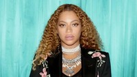 Istri dari Jay Z itu berhasil mengantongi 105 juta USD atau lebih dari Rp 1,4 triliun. Foto: Instagram