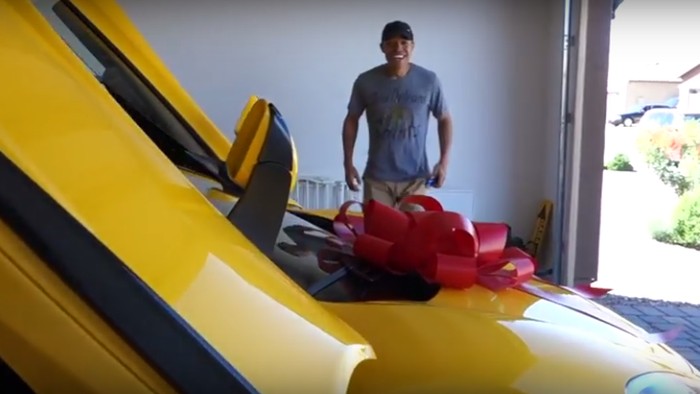 So Sweet, Istri Hadiahkan Mobil Super untuk Suami