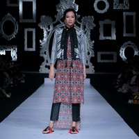 Koleksi Trunk Show Denny Wirawan dengan mengangkat tema Kelana di Ballroom Dharmawangsa Hotel. Jakarta. [dok.IMAGE DYNAMICS]