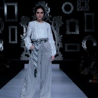 Koleksi Trunk Show Denny Wirawan dengan mengangkat tema Kelana di Ballroom Dharmawangsa Hotel. Jakarta. [dok.IMAGE DYNAMICS]