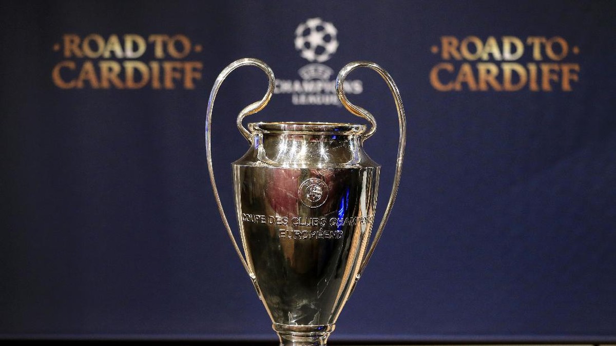 Trofi Liga Champions (Foto: Reuters / Pierre Albouy)