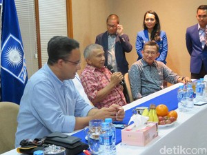 Amien Rais Ingatkan Anies-Sandi Agar Tak Tergoda Pilpres 2019