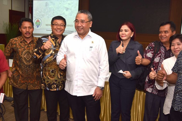 Mendes PDTT Pertemukan 4 Bupati dengan Investor