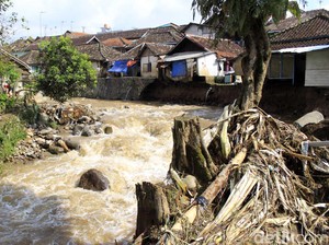 Pemkab Bandung akan Tertibkan Bangli di Bantaran Sungai Ciwidey
