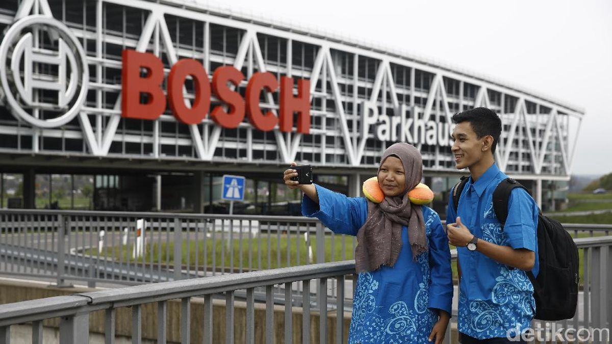 Ijtimoiy tarmoqlardan yalangoch ayollar