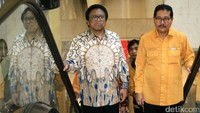 Ketua Umum Hanura Oesman Sapta Odang dan Ketua Badan Pemilihan Umum Daryatmo menghadiri rapat konsolidasi di Hotel Bidakara, Jakarta, Kamis (4/5/2017).