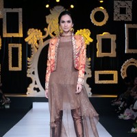 Koleksi Trunk Show Denny Wirawan dengan mengangkat tema Kelana di Ballroom Dharmawangsa Hotel. Jakarta. [dok.IMAGE DYNAMICS]