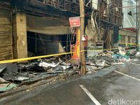 Lokasi Kebakaran di Kawasan Blok M Digaris Polisi
