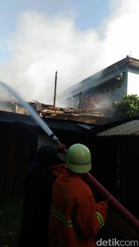 Kebakaran di dekat Kompleks PU Jaksel / 