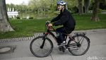 Asyiknya Mengendarai E-Bike