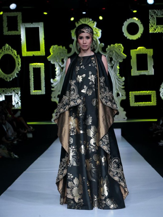 Koleksi Trunk Show Denny Wirawan dengan mengangkat tema Kelana di Ballroom Dharmawangsa Hotel. Jakarta. [dok.IMAGE DYNAMICS]