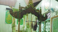 Foto: Mihrab masjid yang hingga kini dipertahankan dari kayu ulin. Cantik! (Kurnia/detikTravel)