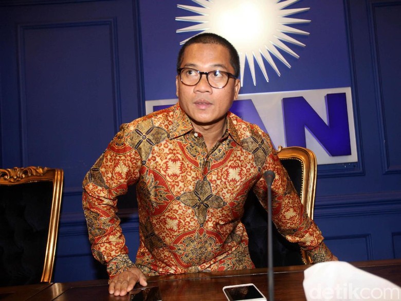 PAN: Kader Kena OTT KPK di Mojokerto Belum Pasti Dipecat PAN: Kader Kena OTT KPK di Mojokerto Belum Pasti Dipecat