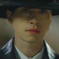 Lee Dong Wook mendapat julukan sebagai “spesialis makhluk gaib.” Dimulai dari perannya sebagai malaikat pencabut nyawa di drama Korea Goblin hingga menjadi gumiho alias rubah berekor sembilan dari legenda Korea di Tale of the Nine Tailed. Foto: Dok. tvN
