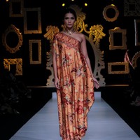 Koleksi Trunk Show Denny Wirawan dengan mengangkat tema Kelana di Ballroom Dharmawangsa Hotel. Jakarta. [dok.IMAGE DYNAMICS]