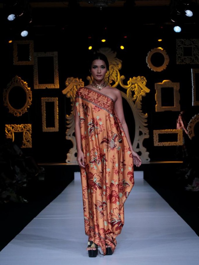 Koleksi Trunk Show Denny Wirawan dengan mengangkat tema Kelana di Ballroom Dharmawangsa Hotel. Jakarta. [dok.IMAGE DYNAMICS]