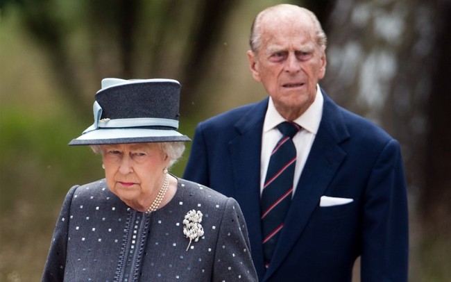 Pada 2017, suami Ratu Elizabeth II, Pangeran Philip, remsi pensiun dari tugas-tugas kerajaan. Tidak ada skandal di balik mundurnya Duke of Edinburgh. Keputusannya pensiun lebih karena usianya yang kini sudah mencapai 96 tahun. Kini Pangeran Philip tidak harus lagi selalu hadir di setiap acara kerajaan dan bebas memilih kegiatan mana yang ingin dia ikuti bersama Ratu. Foto: Reuters