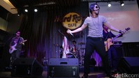 The Dance Company tetap tampil enerjik kala beraksi di atas panggung.