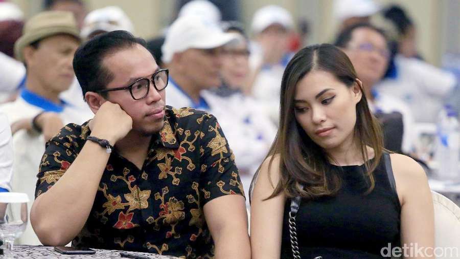 Sammy Simorangkir dan Viviane Makin Mesra, Kapan Nikah?