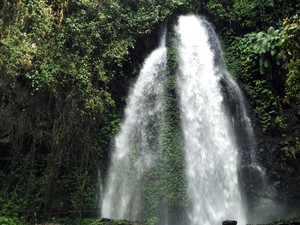 Yang Segar-Segar dari Karanganyar: Air Terjun Jumog