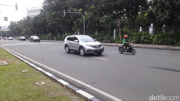 Massa Aksi 55 Bubar, Jalan Medan Merdeka Utara Kembali Dibuka