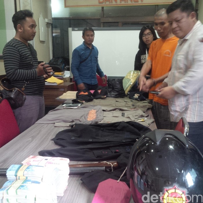 Metro Raup Rp 1 Miliar Hasil Penipuan Modus Daftar Polisi
