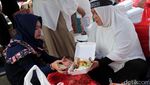 Dapur Umum ini Sediakan Makanan Gratis untuk Peserta Aksi 55