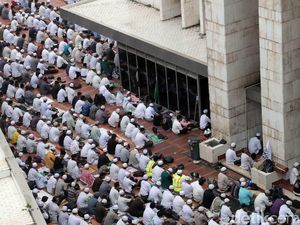 Surah Al Jumuah Ayat 9, Anjuran Bersegera ke Masjid untuk Sholat Jumat