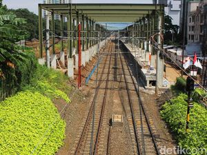 Pengoperasian Kereta Bandara Soekarno-Hatta Molor
