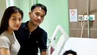 Ruben Onsu menjadi salah satu sahabat yang paling sering rajin mengunjungi Jupe di RSCM. (Dok. Instagram/sarwendah29)