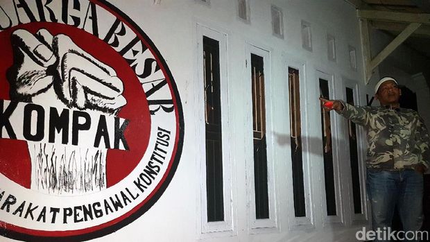 Gerombolan Orang Tak Dikenal Rusak Kantor Ormas di Sukabumi