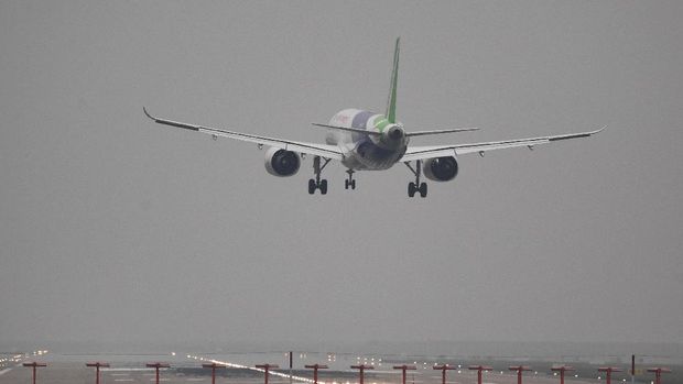 China Sukses Uji Terbang Pesawat Penumpang Buatan Sendiri