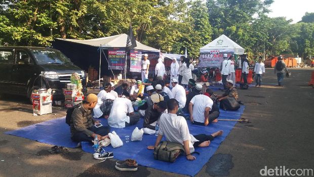 Massa GNPF di Masjid Istiqlal.