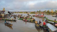 Ada beberapa pasar terapung Banjarmasin. Salah satu yang legendaris dan populer adalah pasar terapung Lok Baintan di Sungai Martapura. (Kurnia/detikTravel)