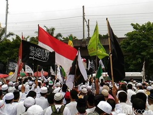 Sebagian Massa Aksi 55 Bergerak, Nyanyi Indonesia Raya di Kemendagri