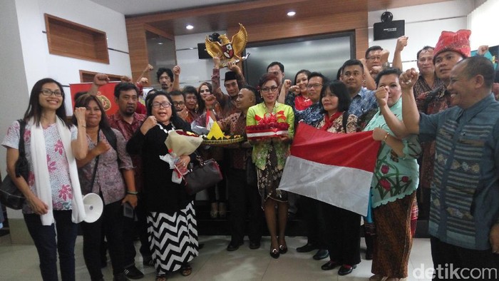 Tak Hanya Bunga, Polri Dikirimi Tumpeng karena Jaga NKRI