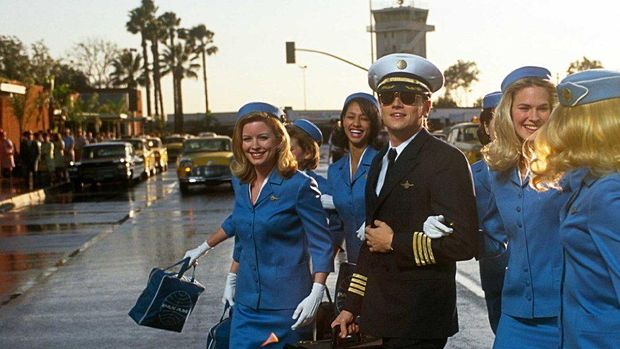 Leonardo di Caprio berperan sebagai Frank Abagnale di film Catch Me If You Can.