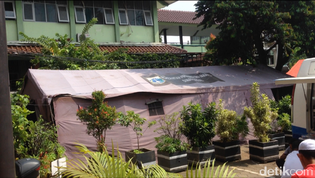 Korban Kebakaran 50 Rumah Petak Klender Diungsikan di Kelurahan