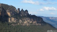 Dalam perjalanan naik, kita bisa melihat Lembah Jamison dan tentunya tebing Three Sister di kejauhan (Fitraya/detikTravel)