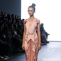 Koleksi busana terbaru Jeffry Tan di Plaza Indonesia Fashion Week 2017. Plaza Indonesia. Thamrin. Jakarta. [Foto: Mohammad Abduh/Wolipop]