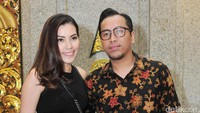 Mereka terlihat sangat mesra dan serasi. Pool/Noel/detikFoto.